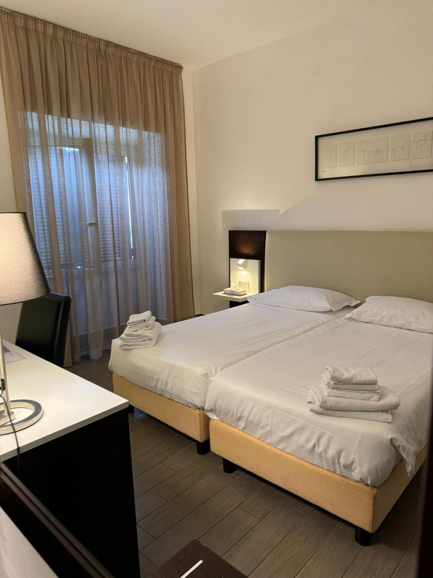 Lh Hotel Excel Roma Montemario Kültér fotó