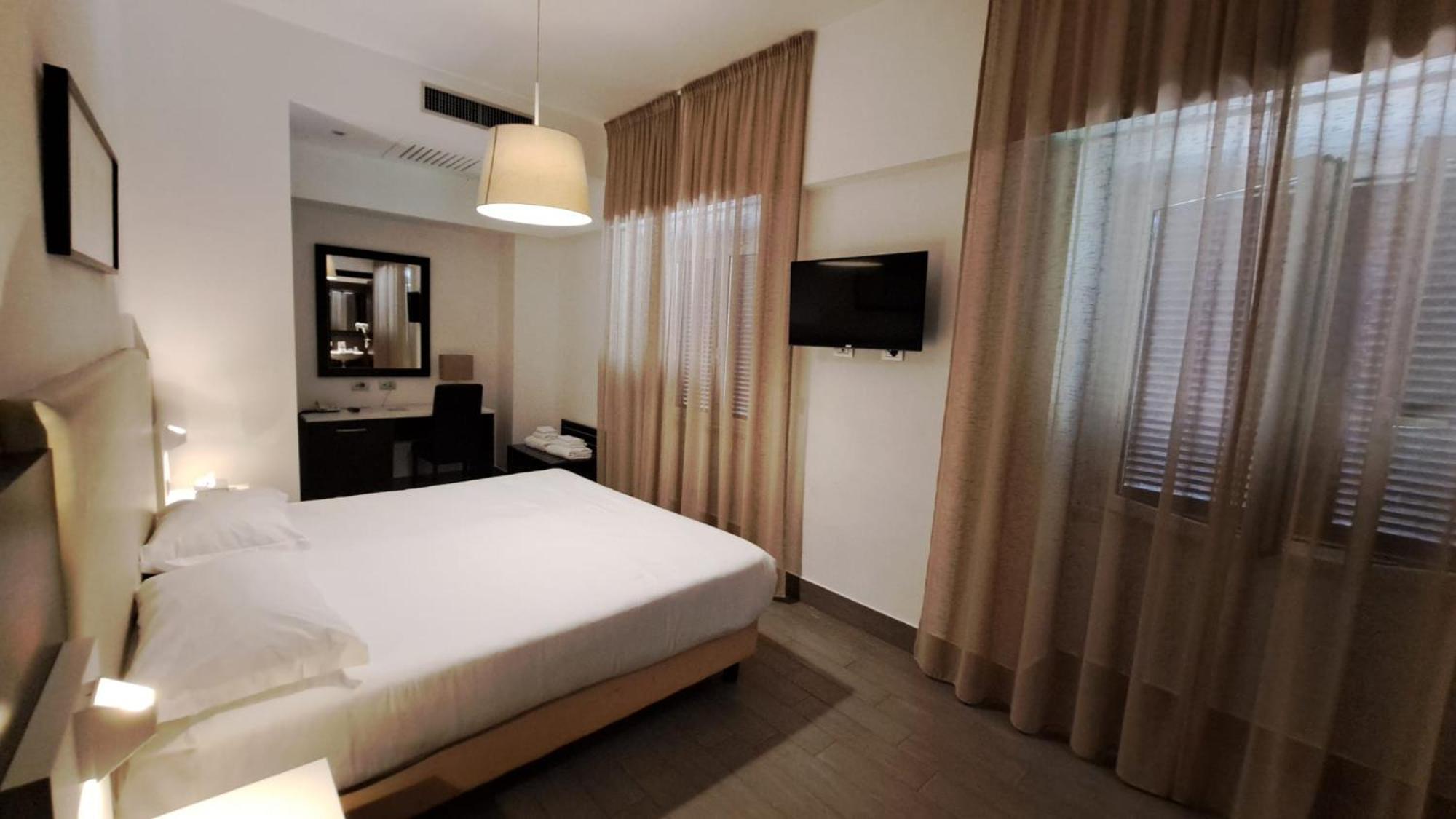 Lh Hotel Excel Roma Montemario Kültér fotó